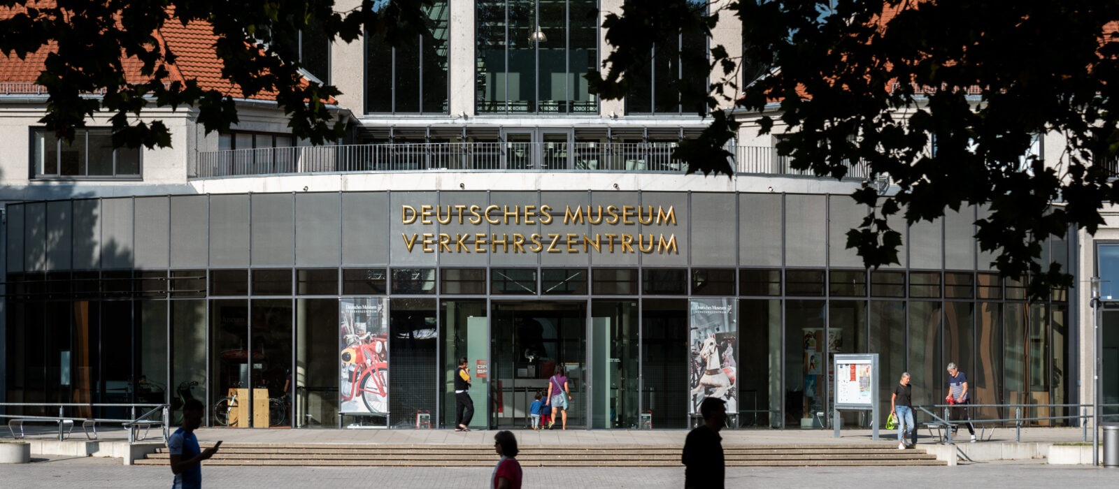 Museumsgebäude / Architektur / Fassade / Front