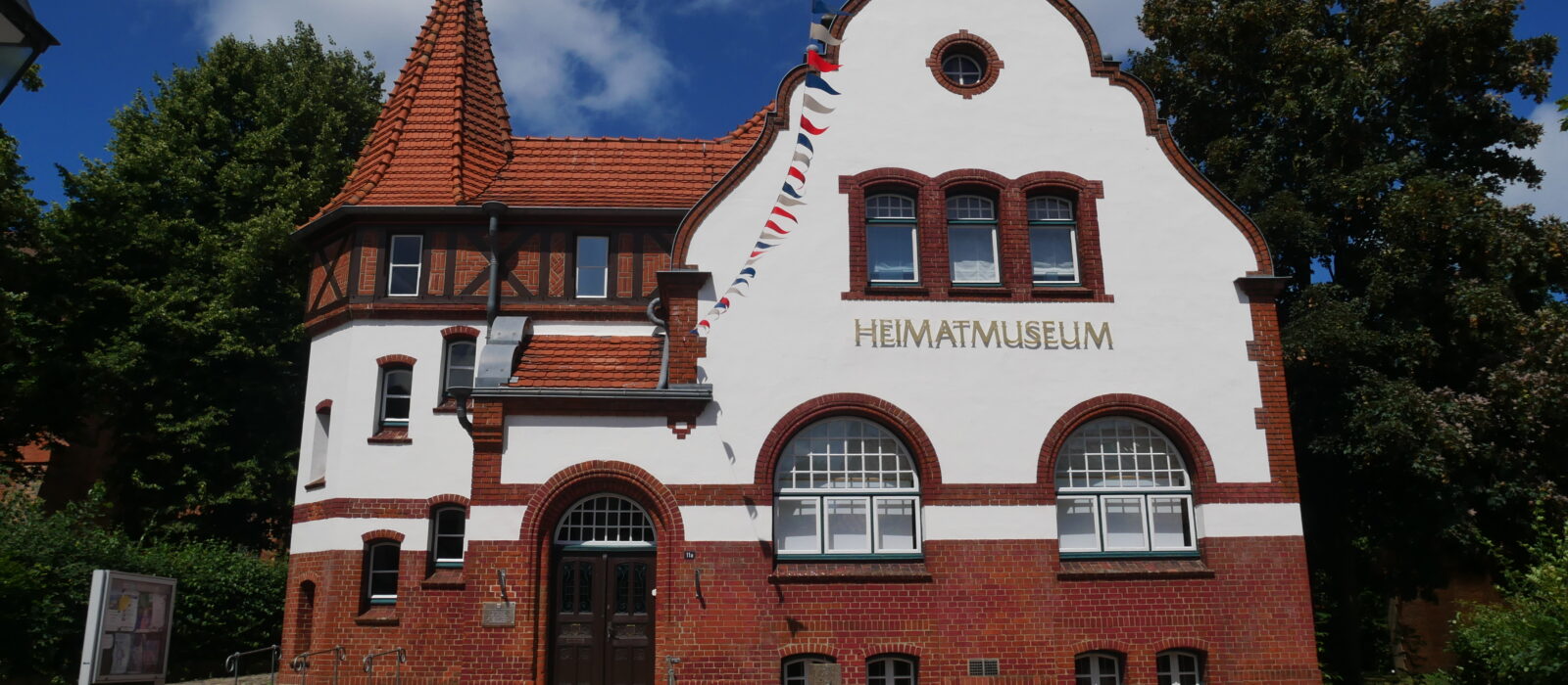 Museumsgebäude / Außenansicht